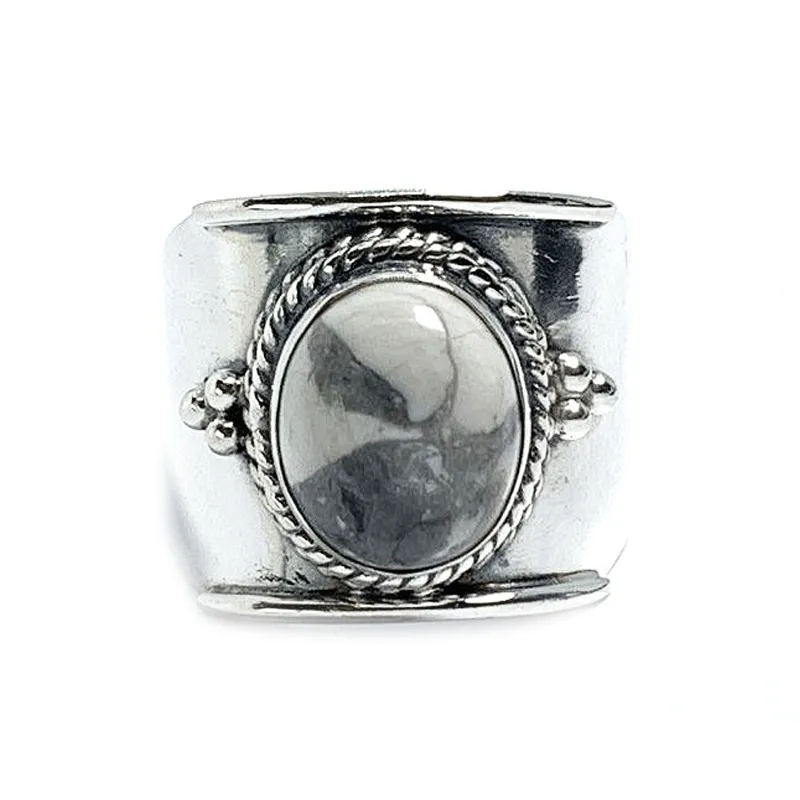 Meila Howlite Silver Saddle Ring