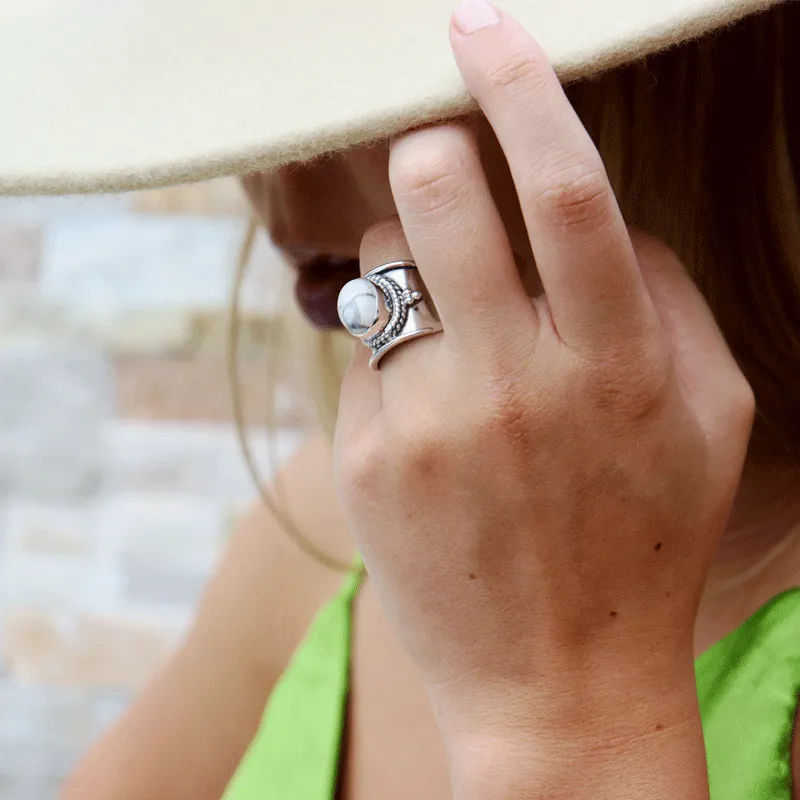 Meila Howlite Silver Saddle Ring