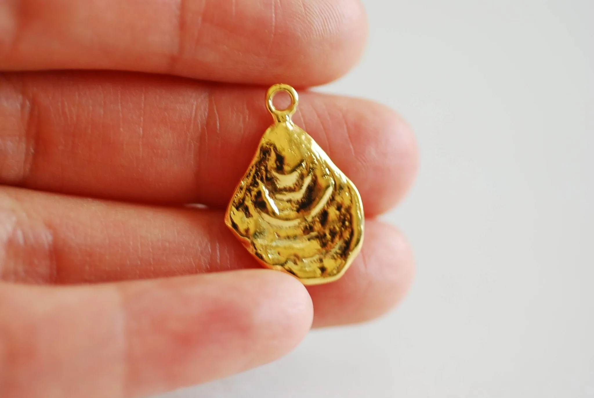 Pink Rose Wholesale Gold Oyster Charm, Gold Seashell Charm, Shell Charm, Oyster Charm, Beach Charm, Clam Shell, Shell Charm, Mussel Shell, Ocean, 373
