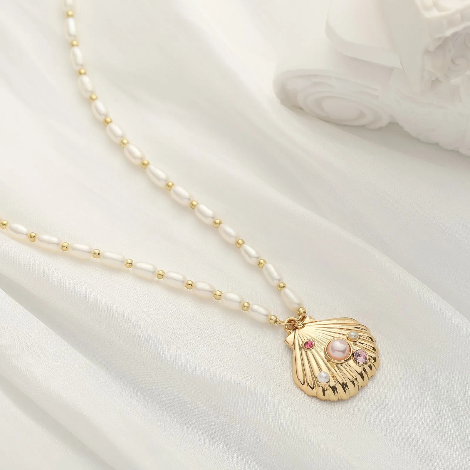 Shell Pearl Necklace