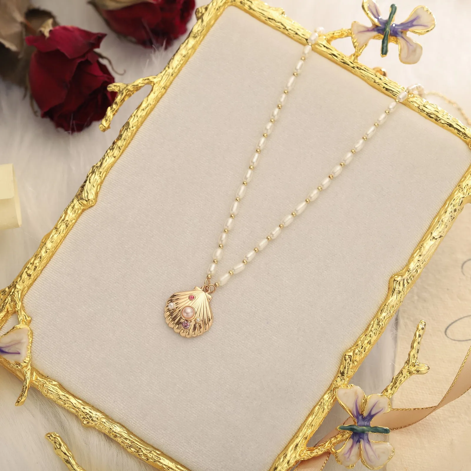 Shell Pearl Necklace