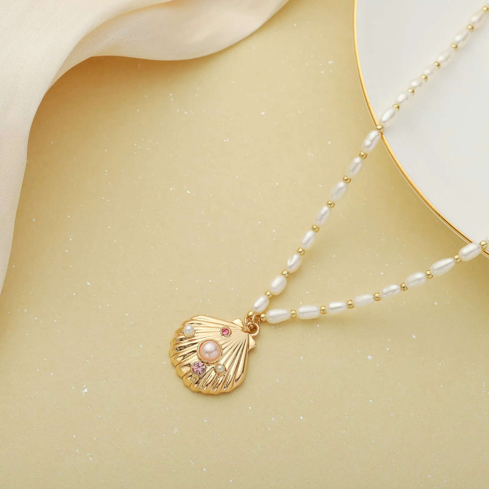 Shell Pearl Necklace