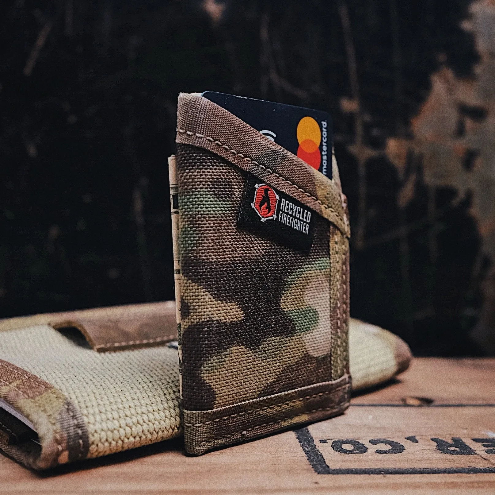 Strong & reliable nylon slim front pocket wallet
